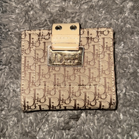Dior Brown Monogram Wallet with buckle date code is in the last picture 🎉🎊 - Picture 4 of 14